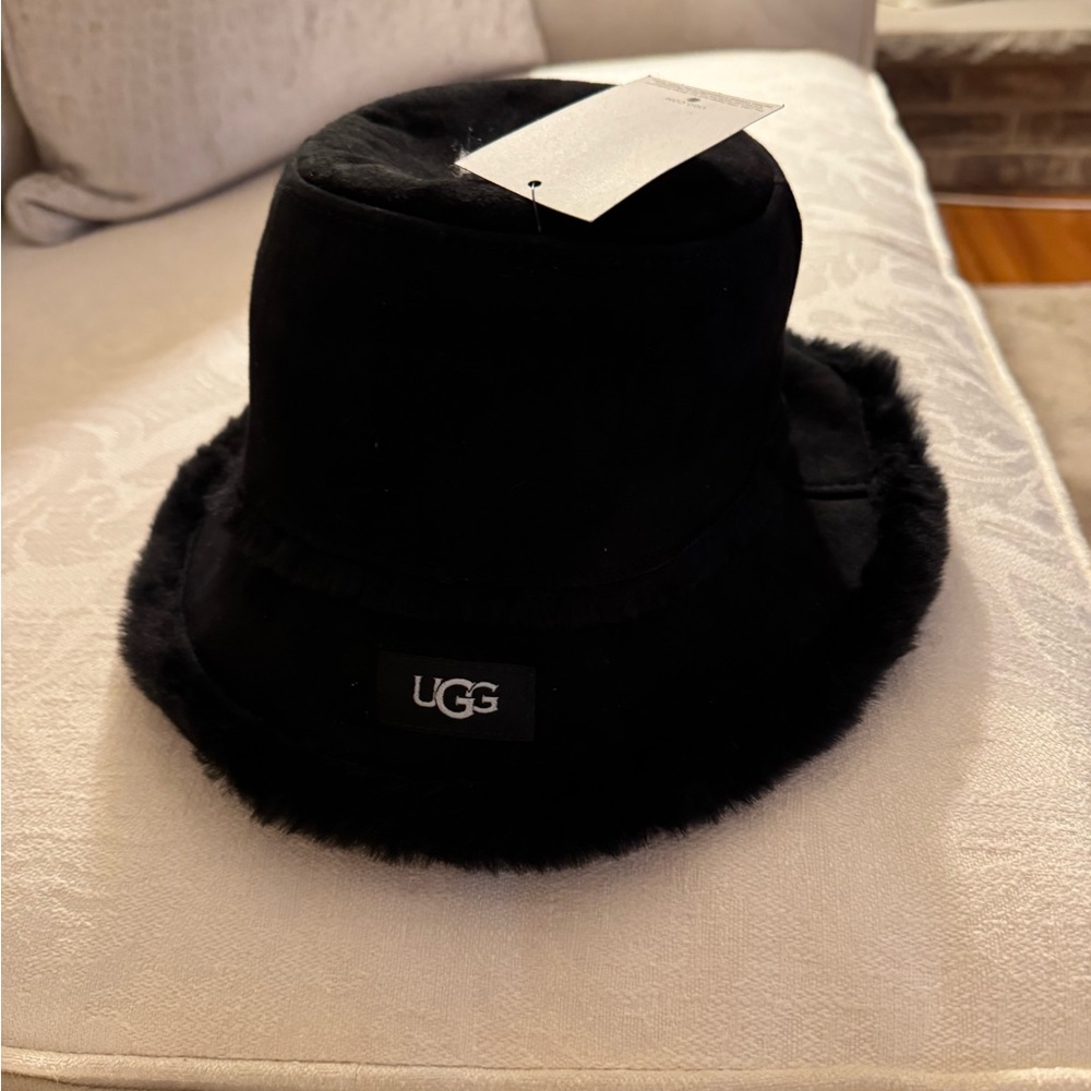 UGG Black Faux Fur Bucket Hat - Picture 3 of 4